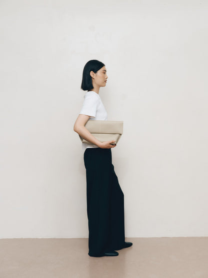 Freja Seamed Clutch Sand