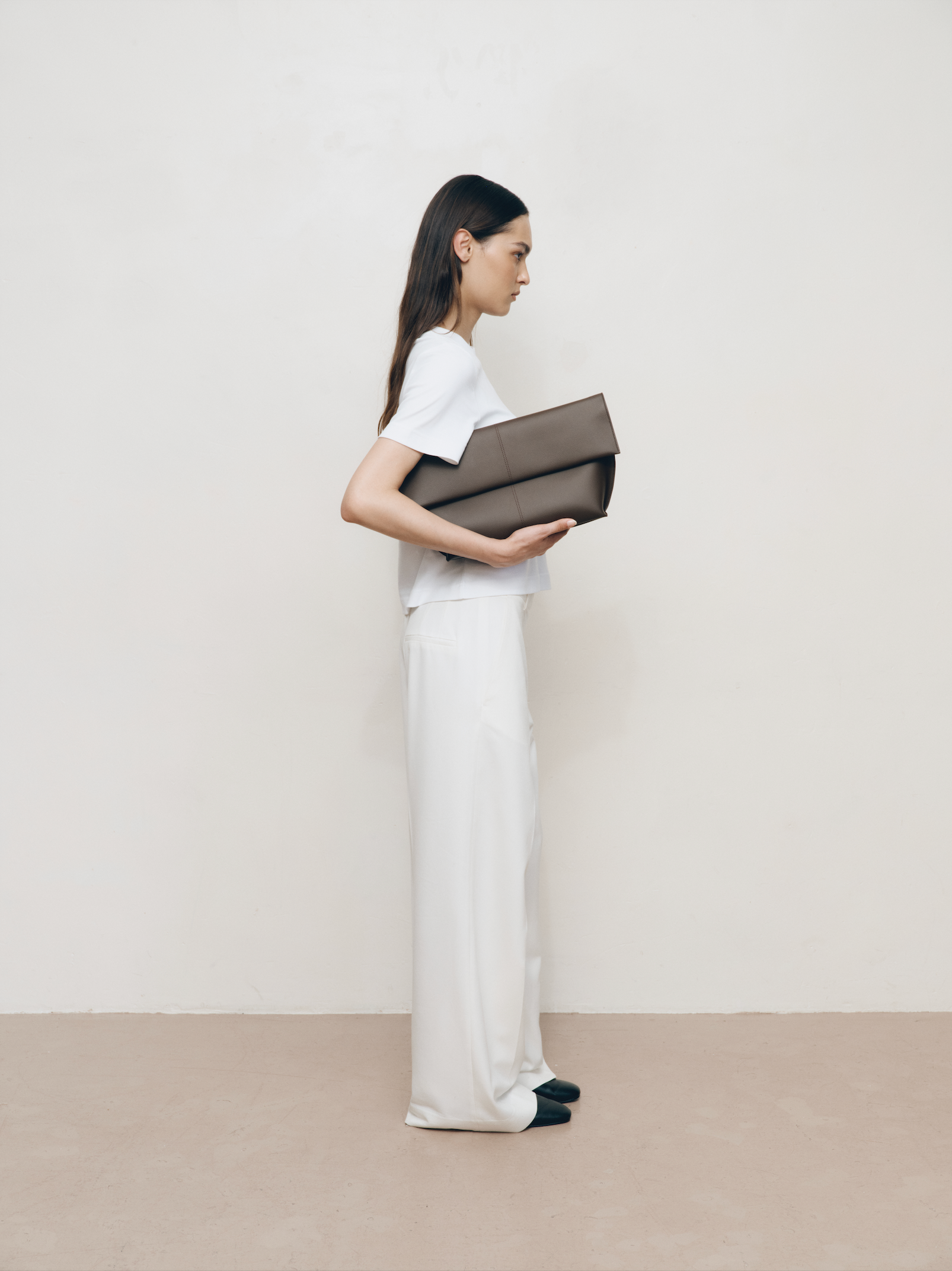 Freja Seamed Clutch Espresso