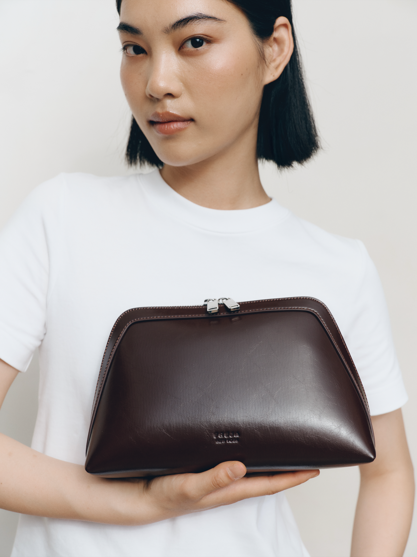 Freja Travel Pouch 12 Raisin Gloss