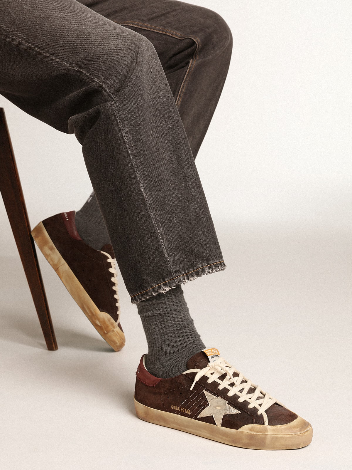 Golden Goose Mens Super-Star Penstar In Brown Suede With A Platinum Star Mens