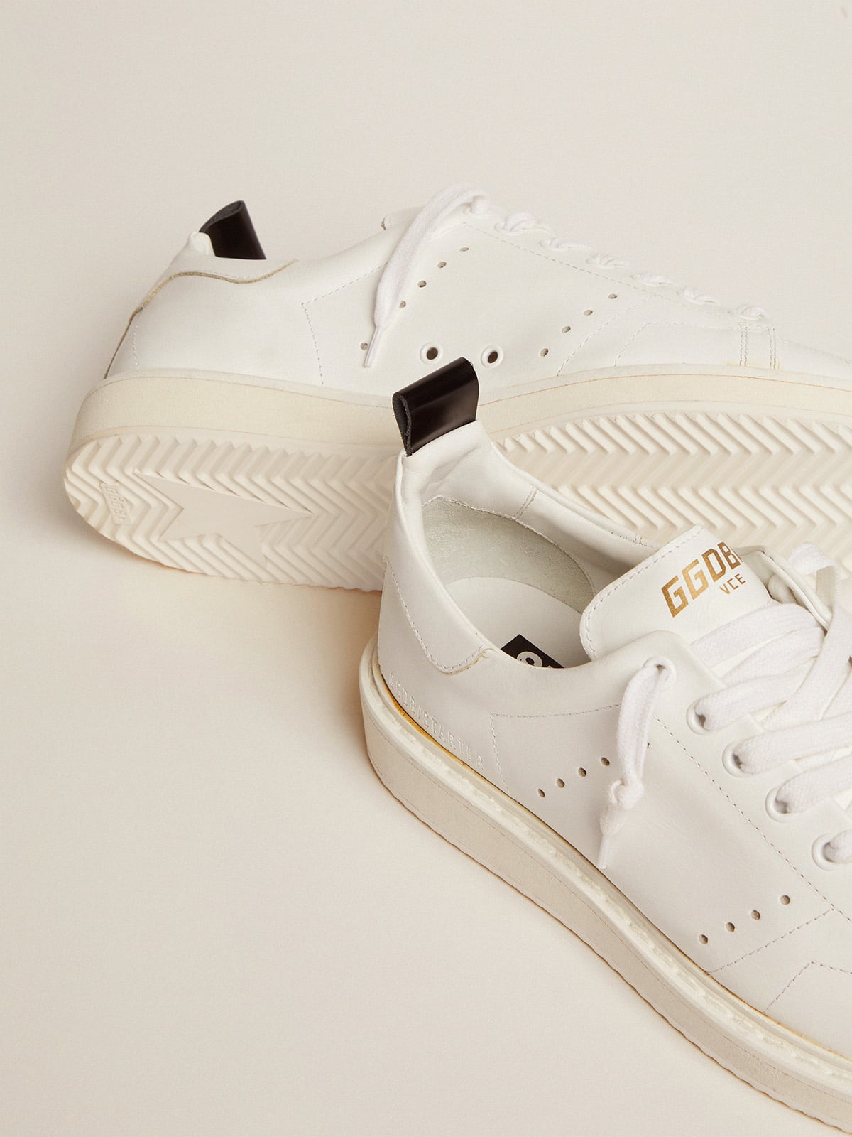 Golden Goose Mens Starter In Leather With Star On The Heel Tab Mens