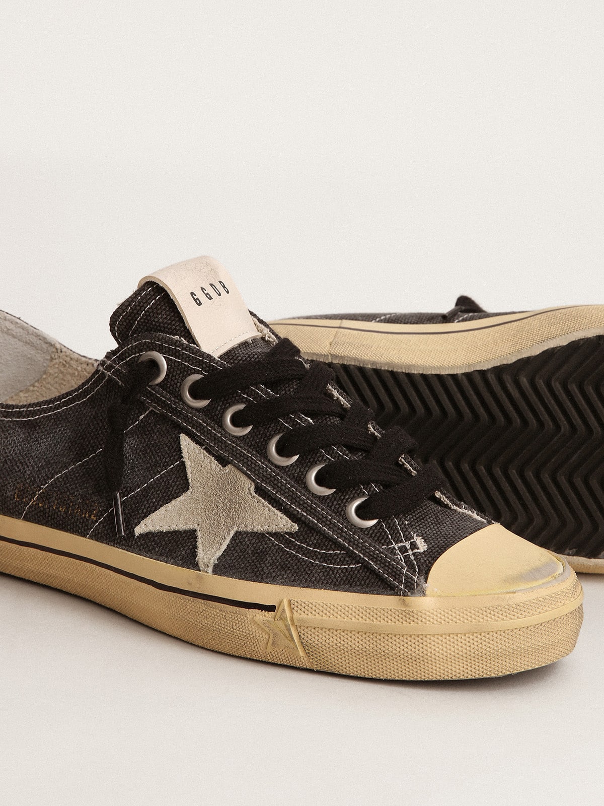 Golden Goose Mens V-Star In Black Canvas With Ice-Gray Star And Heel Mens