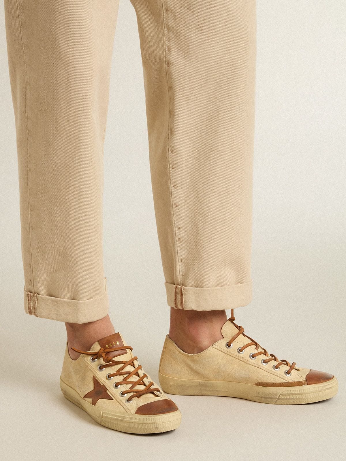 Golden Goose Mens V-Star In Cream Canvas With Tobacco Leather Star Mens
