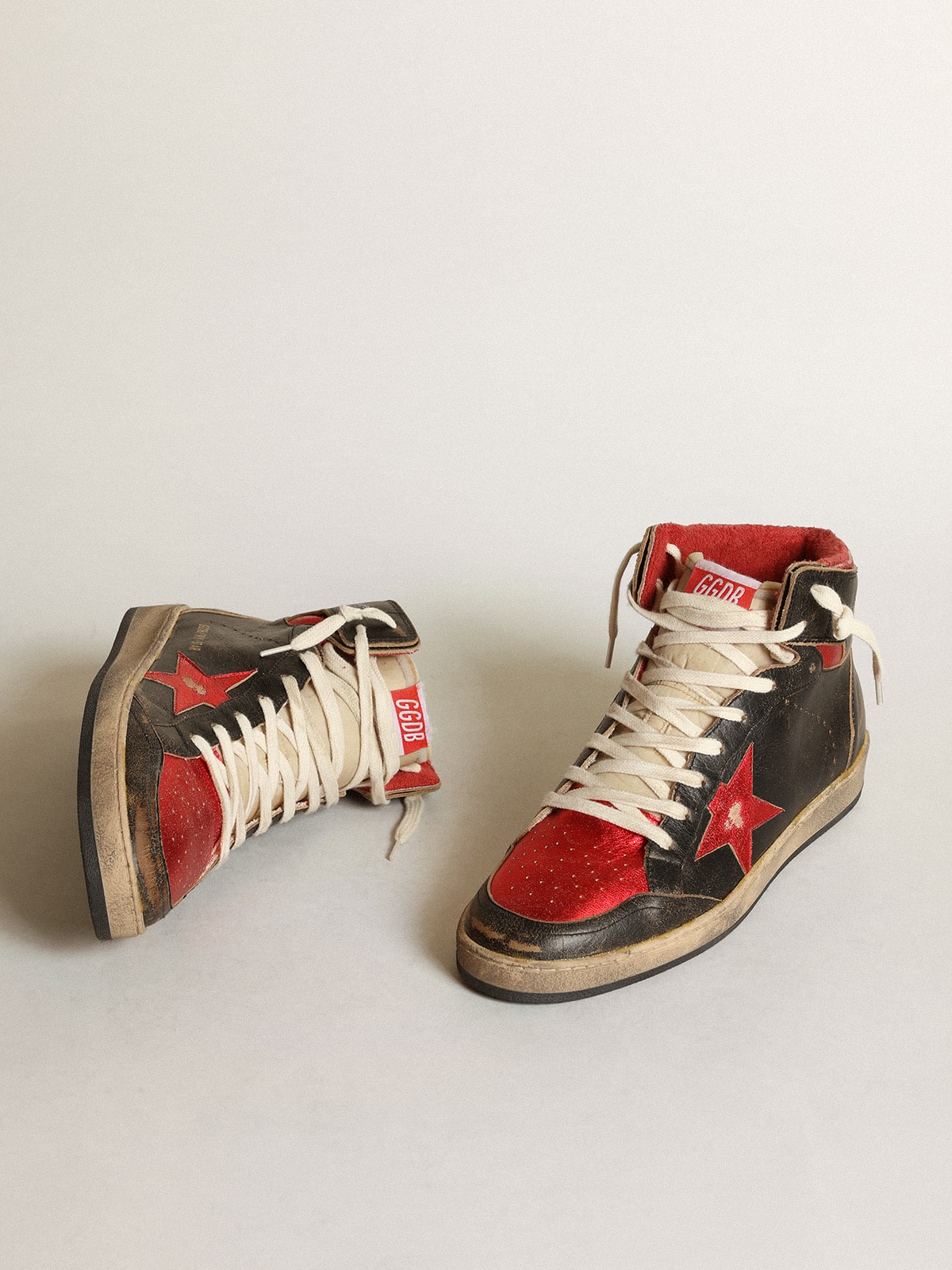 Golden Goose Mens Sky-Star In Glossy Black Leather With Red Star Mens