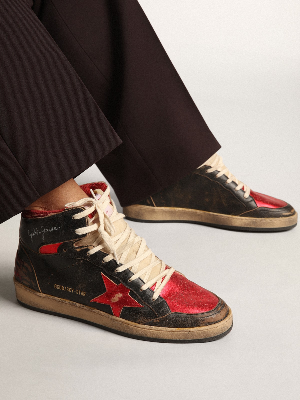 Golden Goose Mens Sky-Star In Glossy Black Leather With Red Star Mens