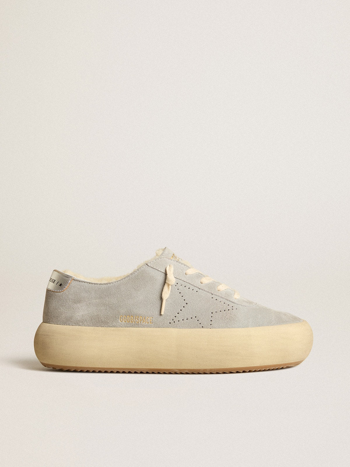 Golden Goose Mens Space-Star Shoes In Ice-Gray Suede With Shearling Lining Mens