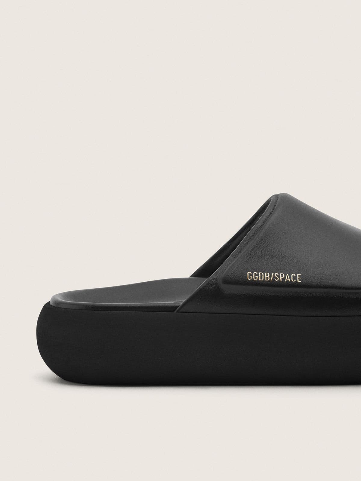 Golden Goose Mens Space-Star Slip-Ons In Black Leather Mens