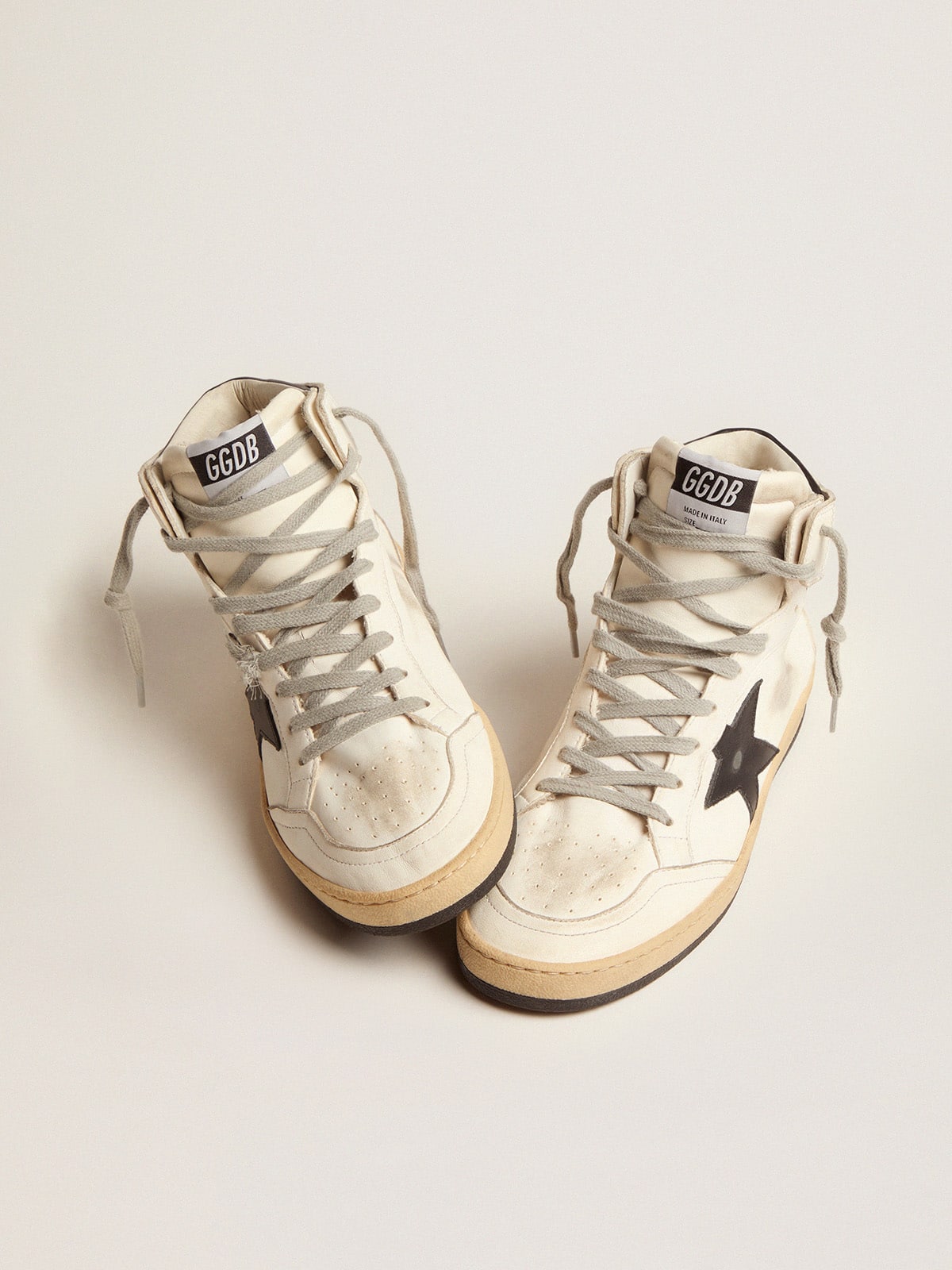 Golden Goose Womens Sky-Star With Signature On The Ankle And Black Inserts Womens