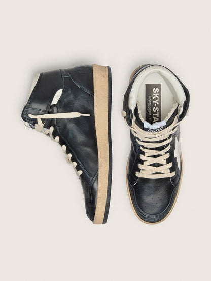 Golden Goose Womens Sky-Star In Black Nappa With White Star Womens