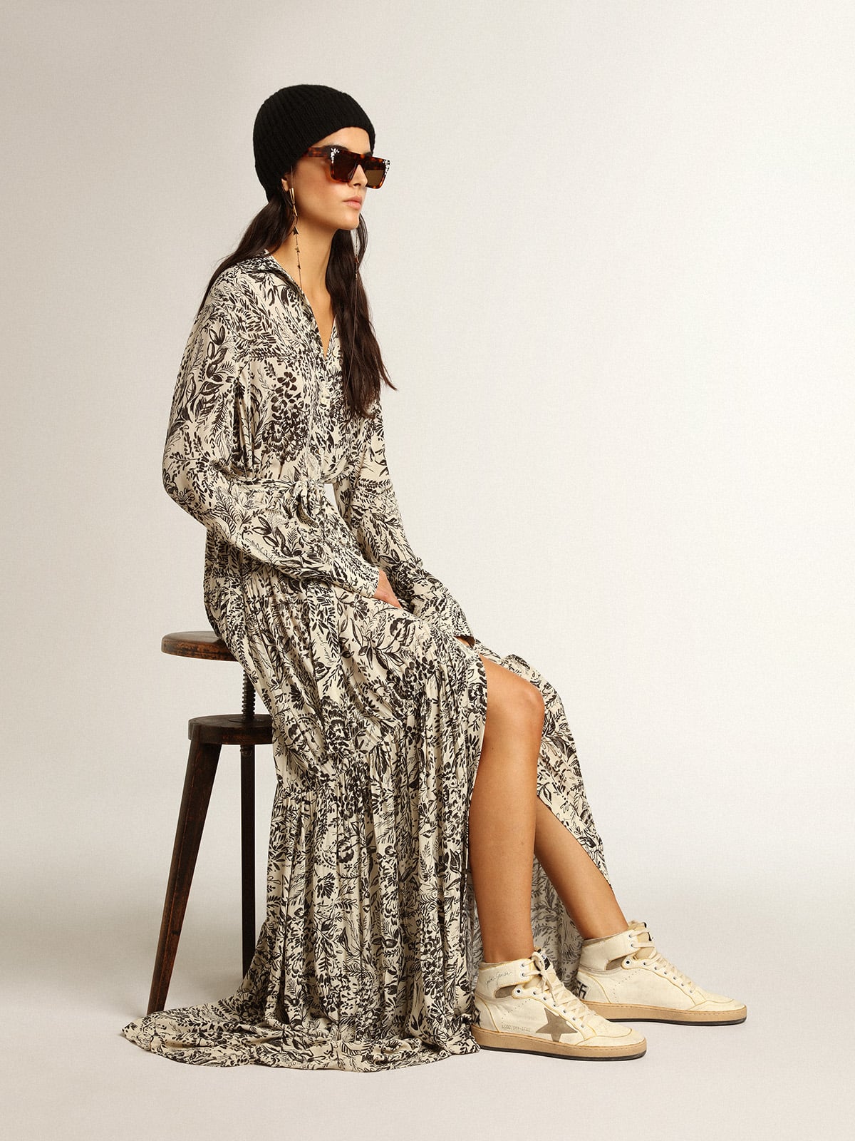 Golden Goose Womens Sky-Star In White Nappa Leather With Dove-Gray Suede Star Womens