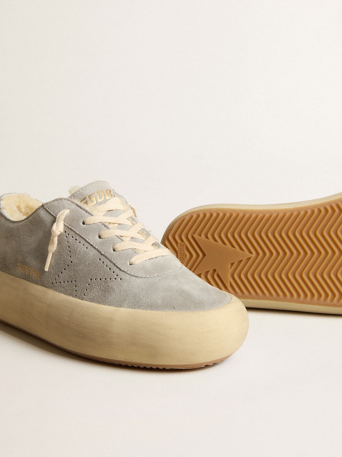 Golden Goose Womens Space-Star Shoes In Ice-Gray Suede With Shearling Lining Womens