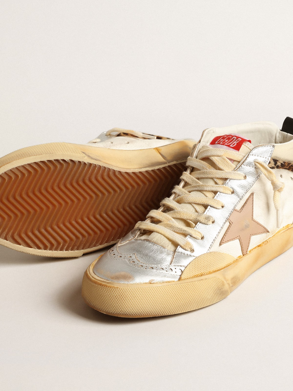 Golden Goose Mid Star Ltd With Silver Metallic Leather Inserts And Pink Star Womens