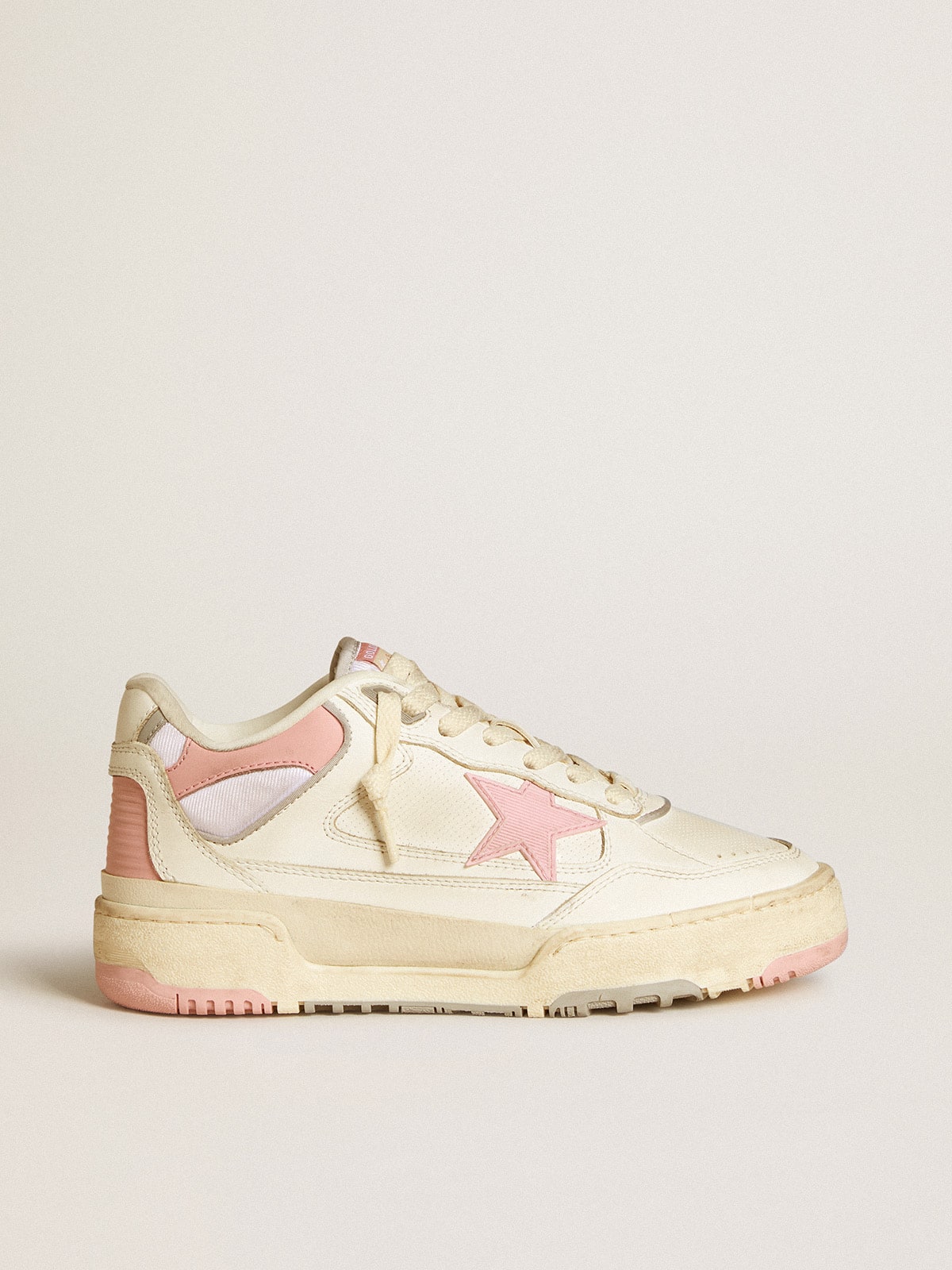 Golden Goose Womens Forty2 With Pink Star And White Leather Heel Tab Womens