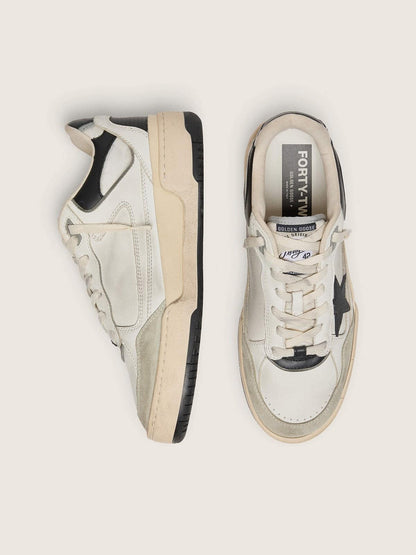 Golden Goose Womens Forty2 With Black Star And Black Leather Heel Tab Womens