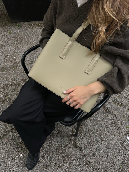 Freja Linnea Tote Sand