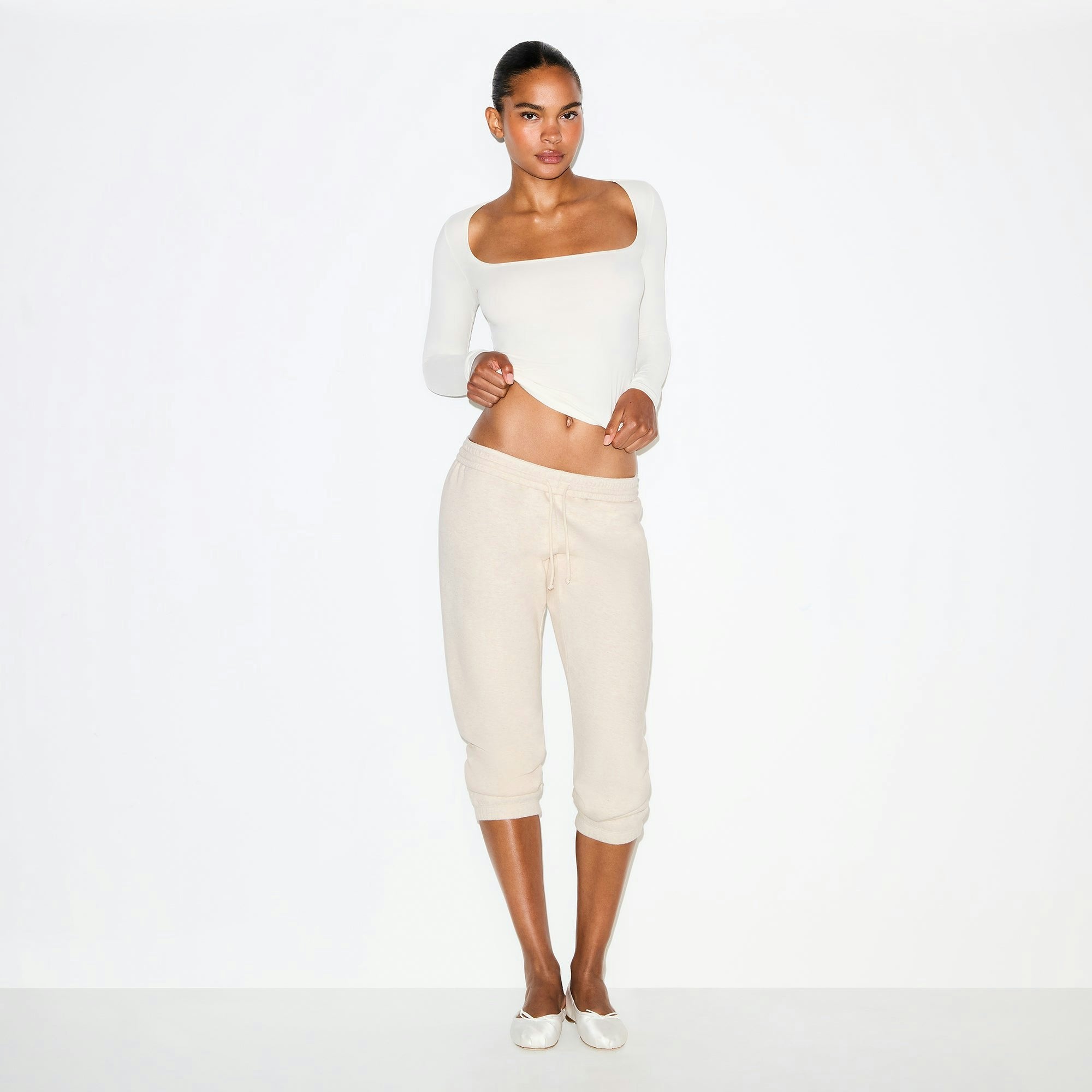 COTTON FLEECE LOW RISE CAPRI JOGGER