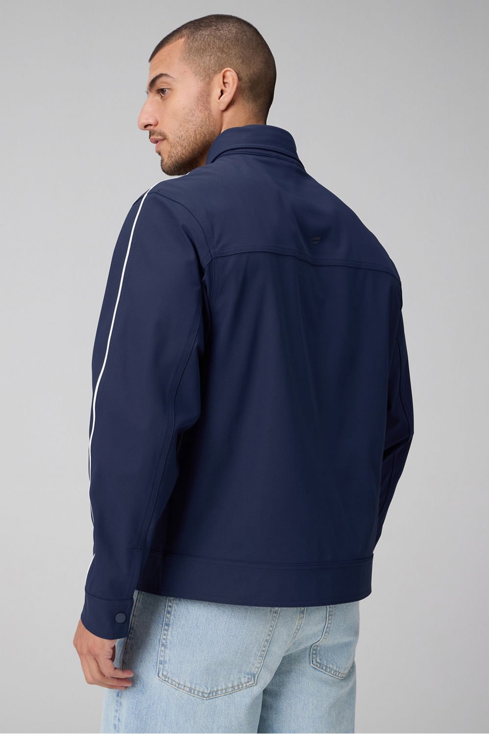 #color_deep-navy/classic-white-piped