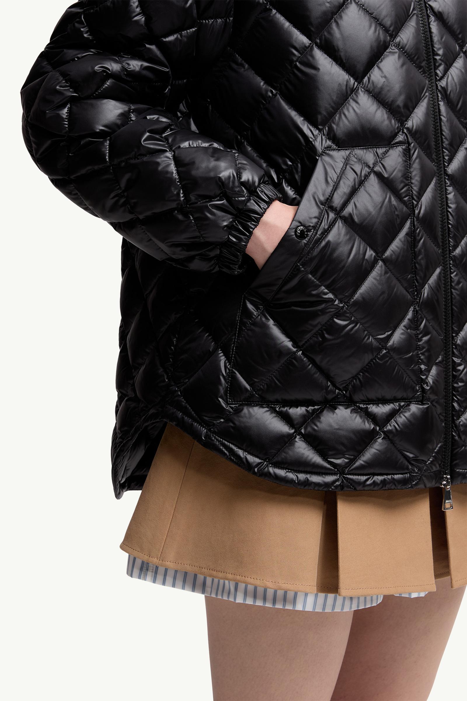 Moncler Diamond-Quilted Hooded Short Down Jacket Black Black