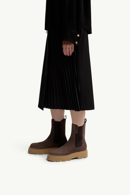Moncler Aurea Nubuck Chelsea Boots Brown