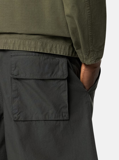 Stone Island Loose-Wide-Leg Bermuda Shorts with Snap Pockets L100003