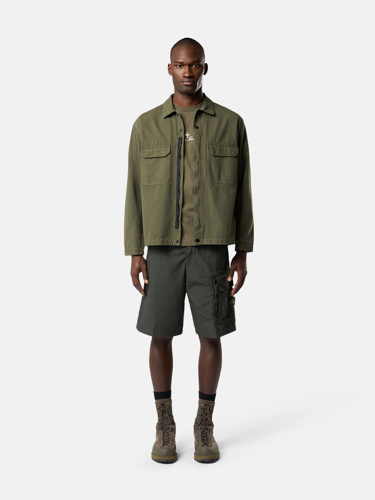 Stone Island Loose-Wide-Leg Bermuda Shorts with Snap Pockets L100003