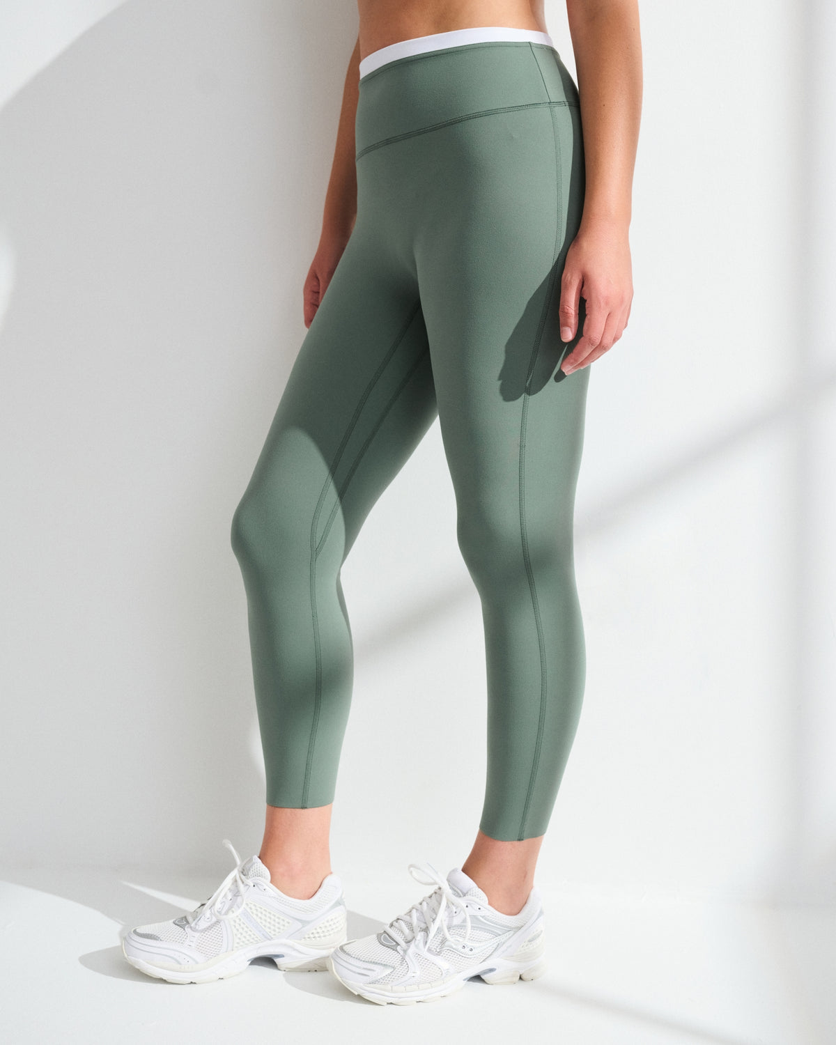 Abercrombie YPB studioFLEX Curve Love 7/8-Length Legging