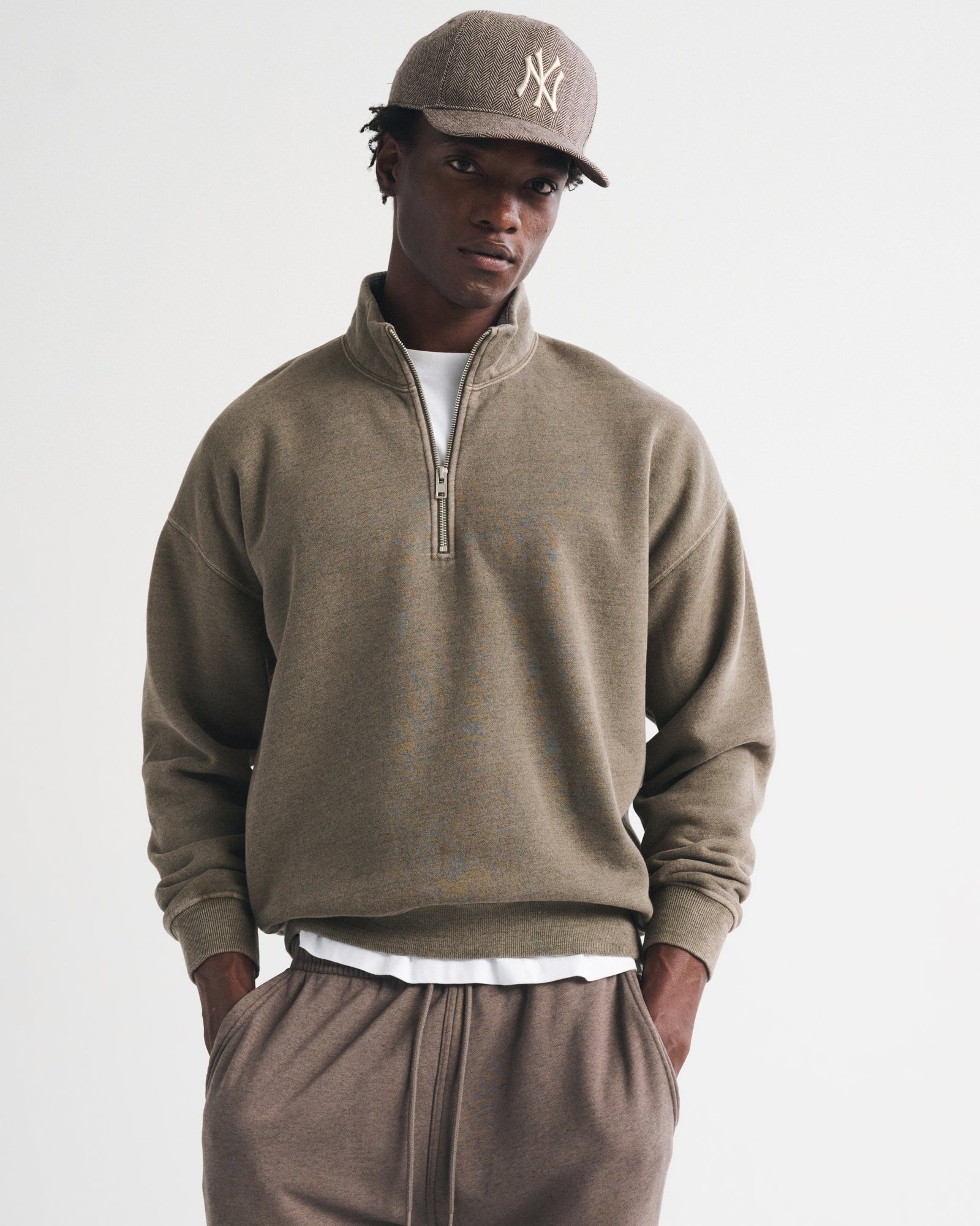 Abercrombie Essential Half-Zip Sweatshirt