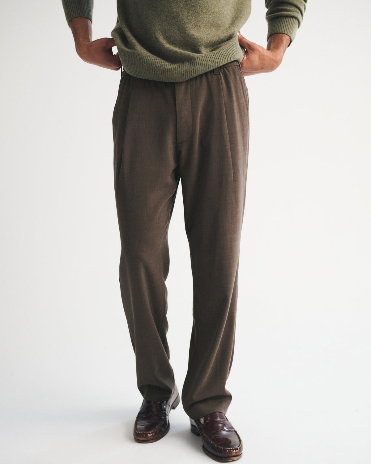 Abercrombie Relaxed Straight Pleated Hybrid-Waist Trouser