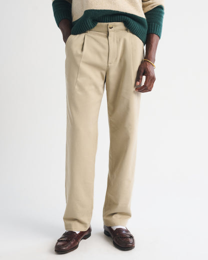 Abercrombie Relaxed Pleated Chino