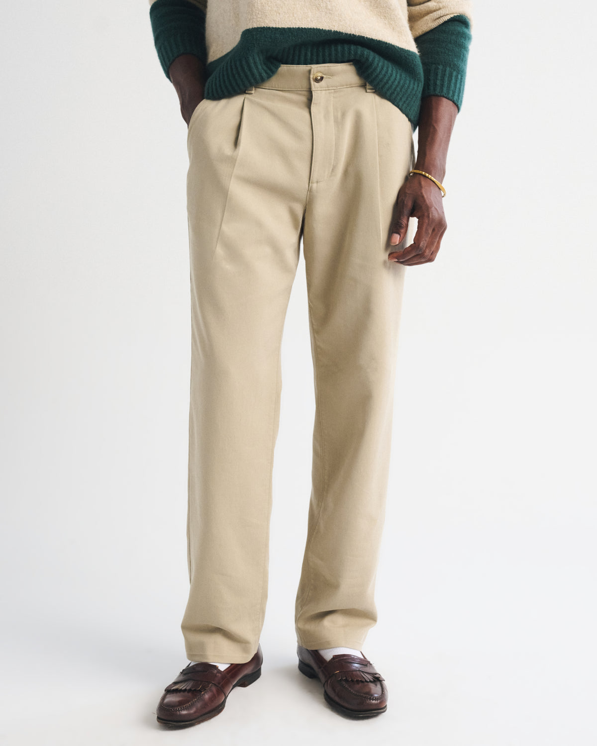 Abercrombie Relaxed Pleated Chino
