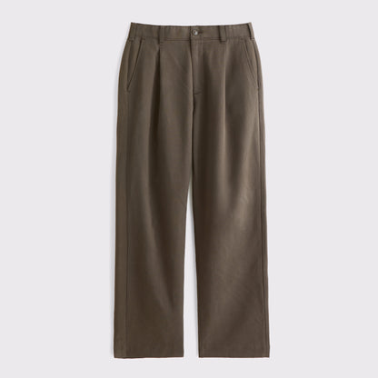 Abercrombie Relaxed Pleated Chino