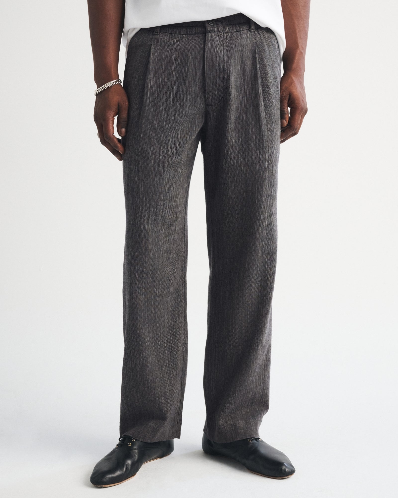 Abercrombie Linen-Blend Relaxed Pleated Hybrid-Waist Trouser