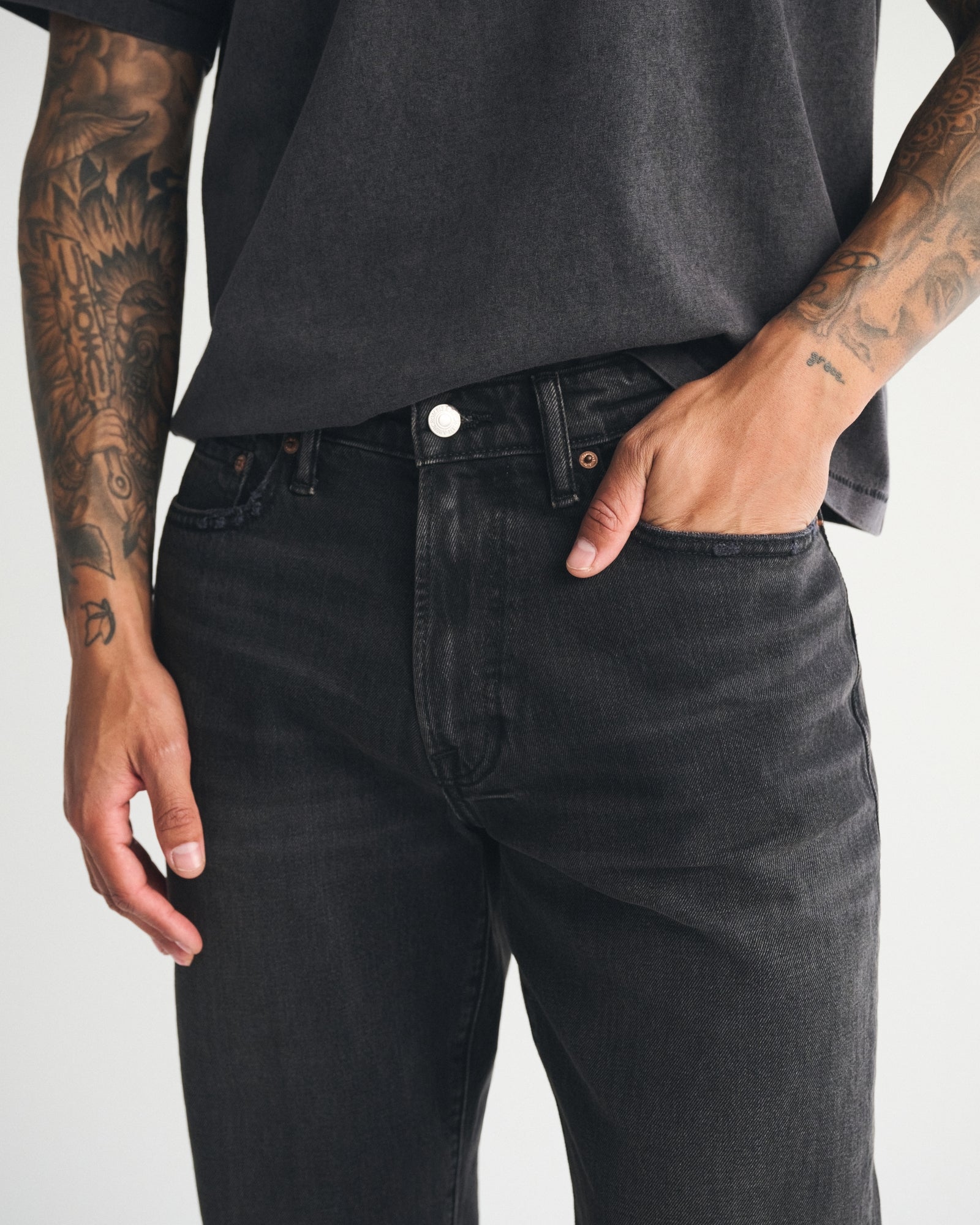 Abercrombie Athletic Relaxed Straight Jean