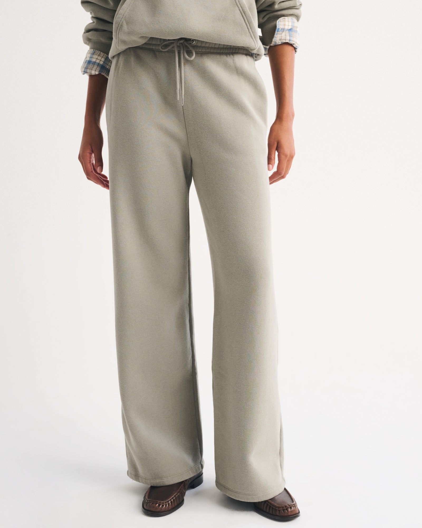 Abercrombie Sunday High Rise Wide Leg Sweatpant