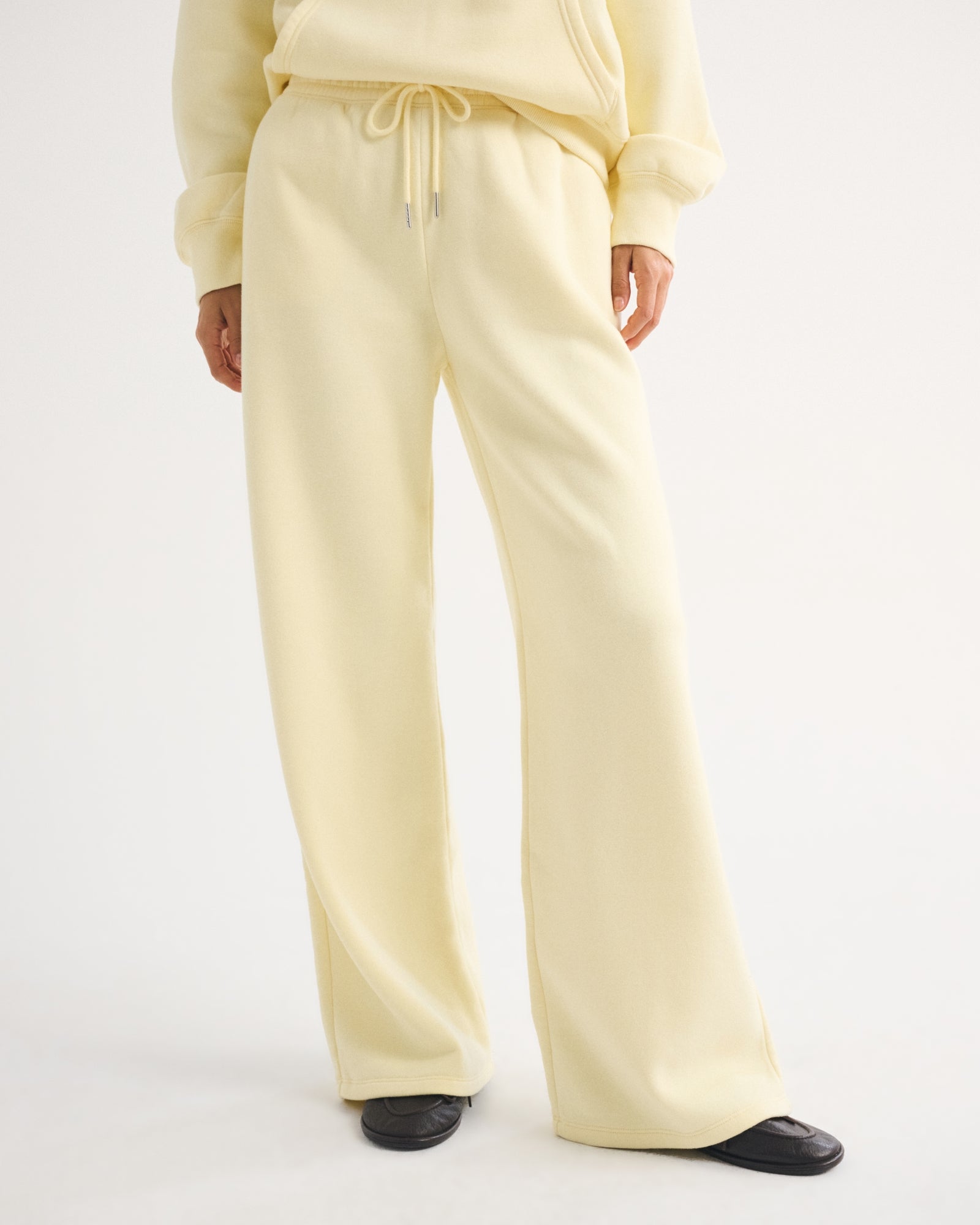 Abercrombie Sunday High Rise Wide Leg Sweatpant