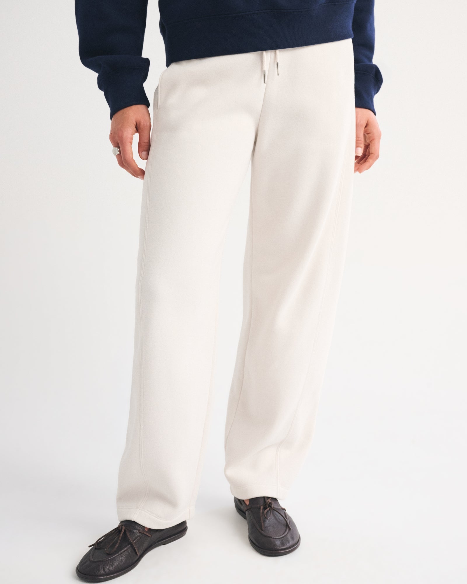 Abercrombie Sunday High Rise Forward Seam Barrel Sweatpant