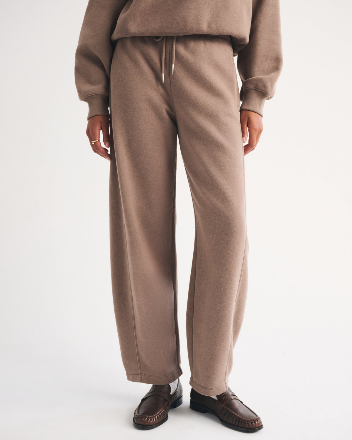 Abercrombie Sunday High Rise Forward Seam Barrel Sweatpant
