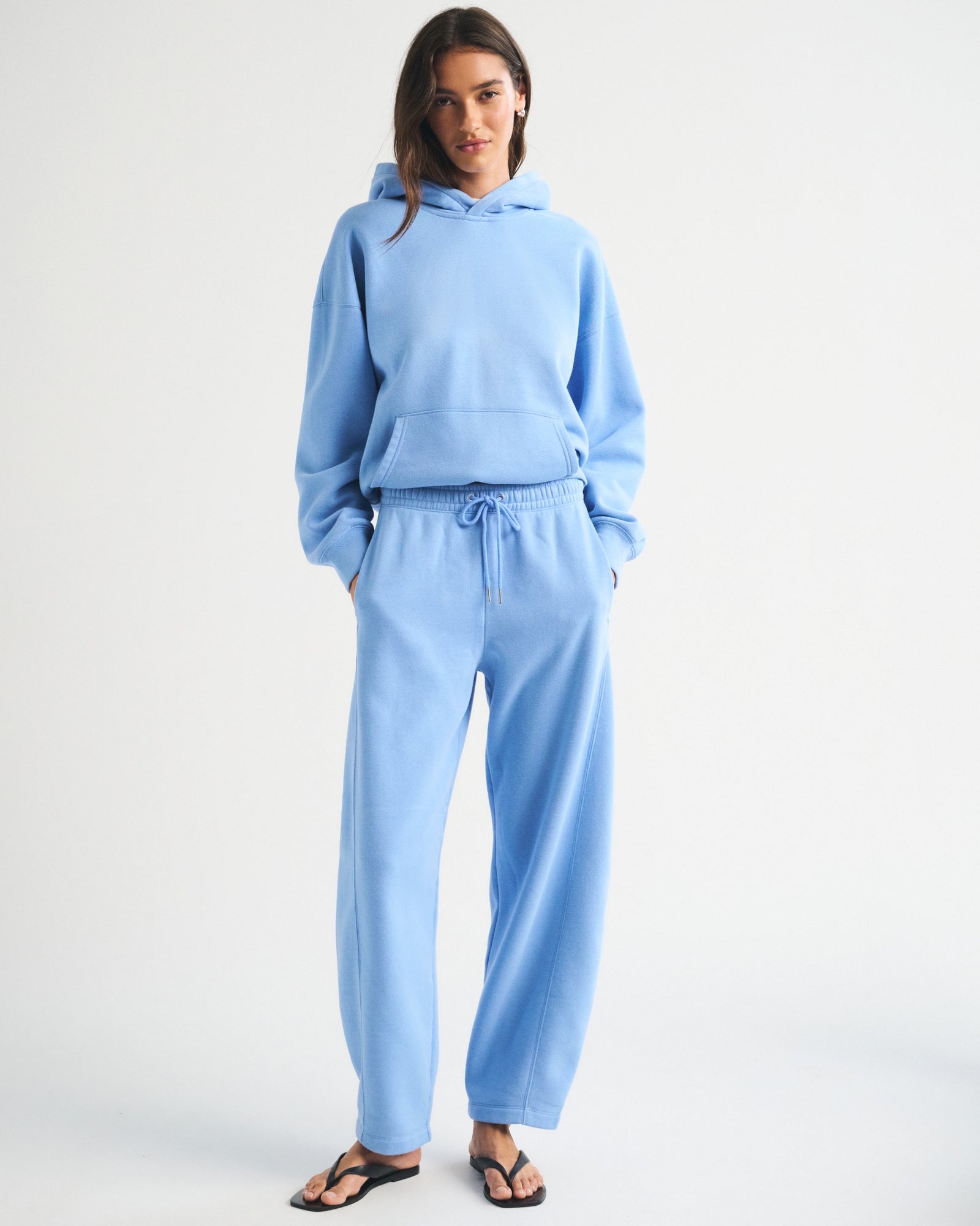 Abercrombie Sunday High Rise Forward Seam Barrel Sweatpant