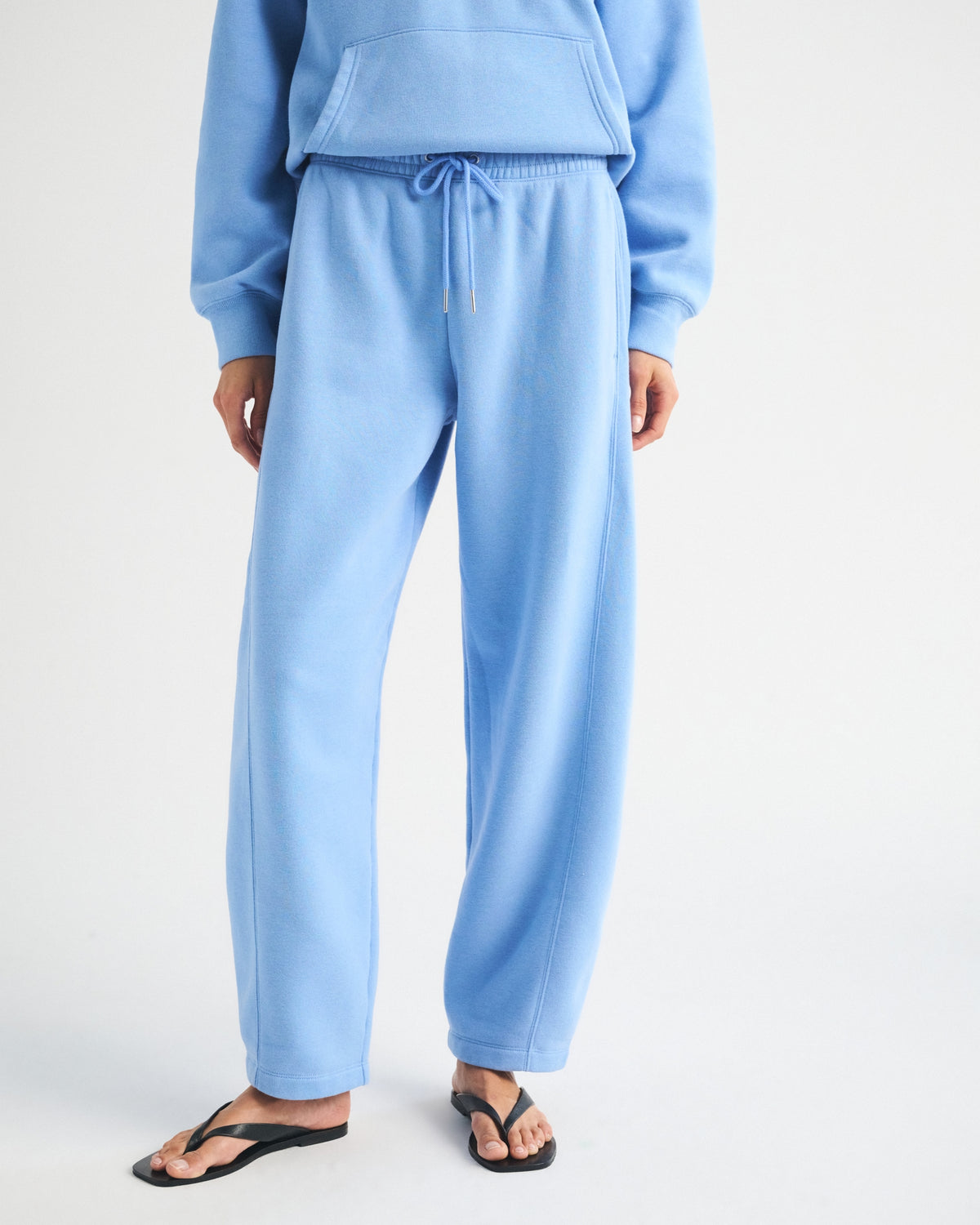 Abercrombie Sunday High Rise Forward Seam Barrel Sweatpant