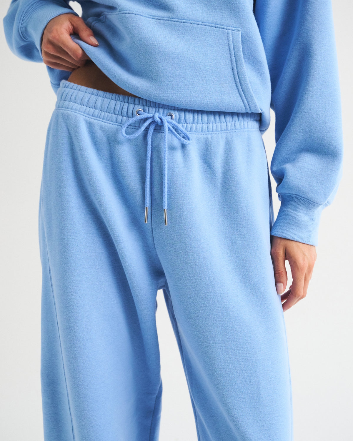 Abercrombie Sunday High Rise Forward Seam Barrel Sweatpant