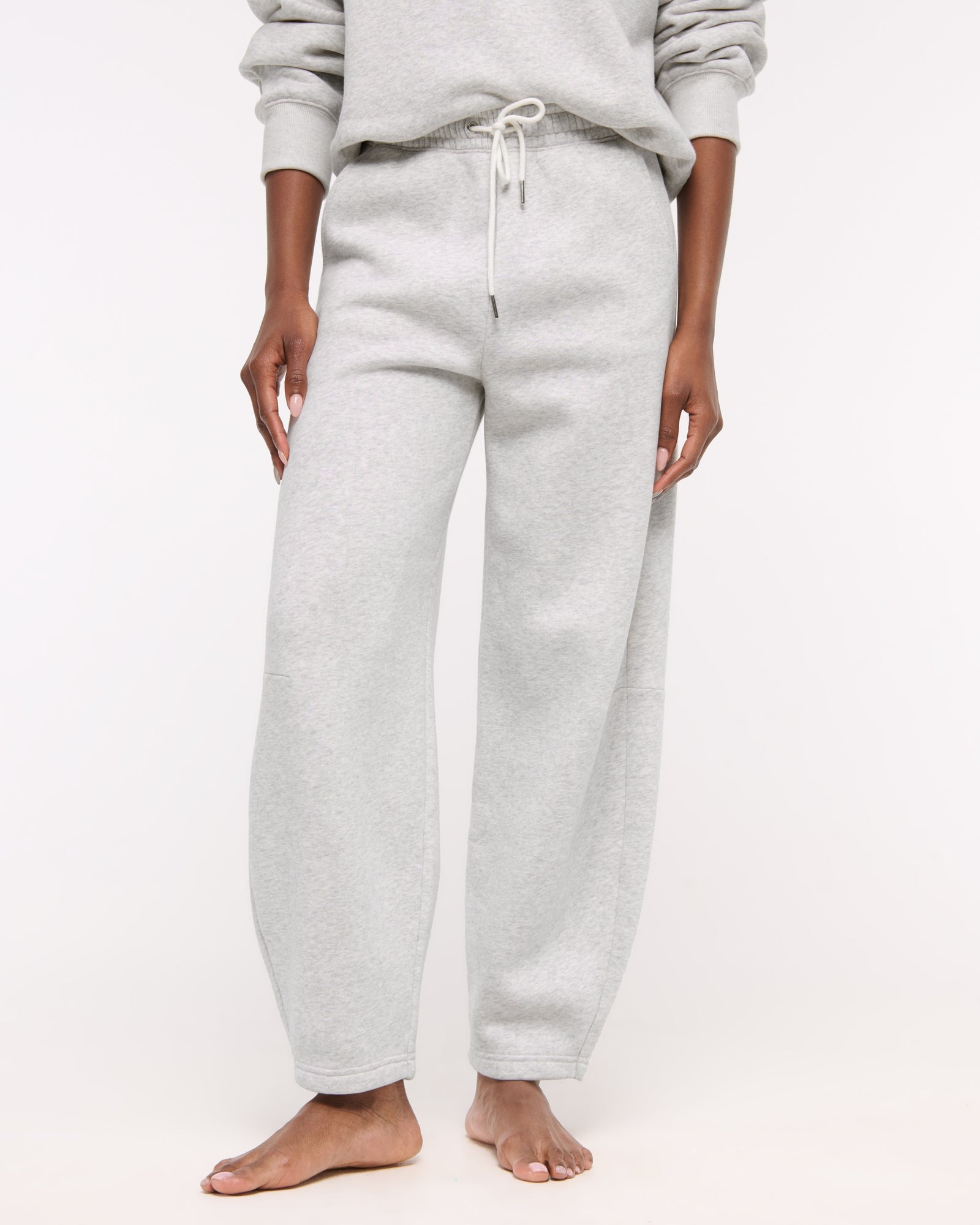 Abercrombie Sunday High Rise Barrel Sweatpant