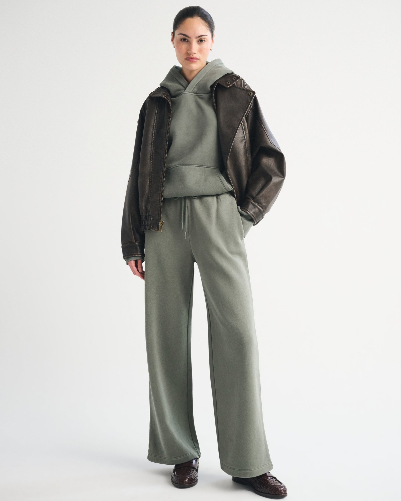 Abercrombie Sunday High Rise Wide Leg Sweatpant