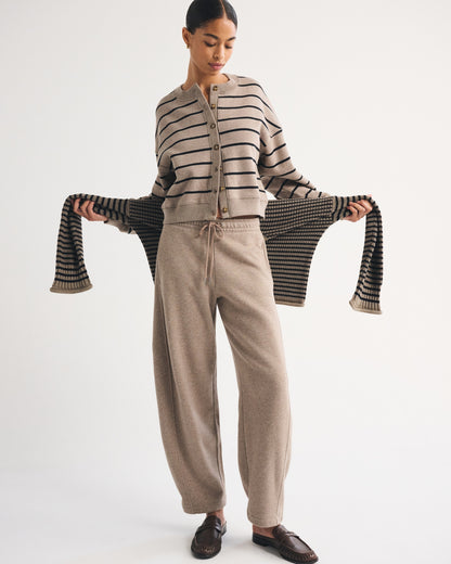 Abercrombie Sunday High Rise Forward Seam Barrel Sweatpant