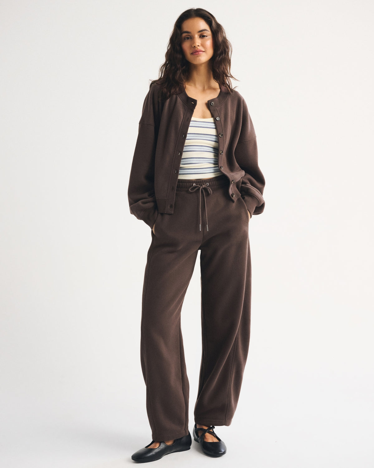 Abercrombie Sunday High Rise Forward Seam Barrel Sweatpant