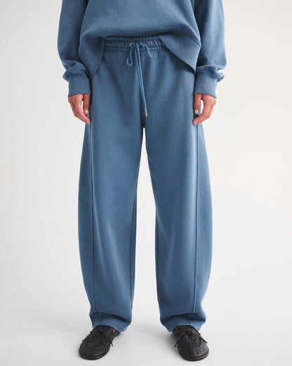 Abercrombie Sunday High Rise Forward Seam Barrel Sweatpant