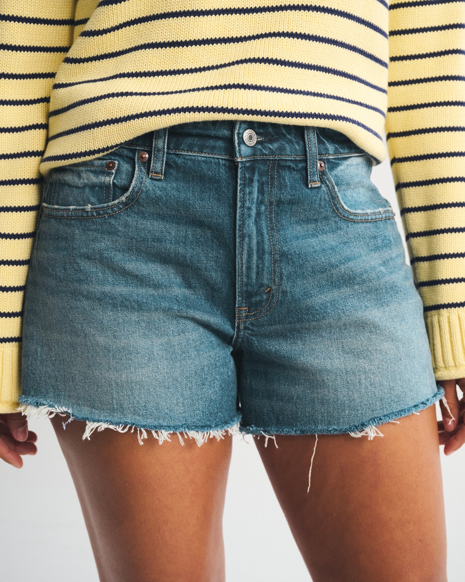 Abercrombie Curve Love High Rise 90s Relaxed Short