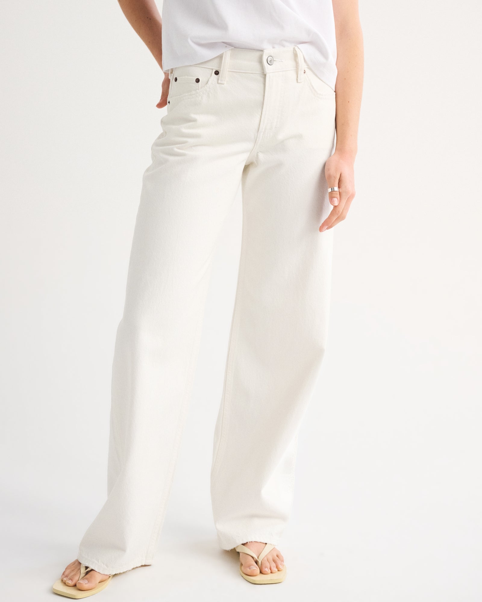 Abercrombie Low Rise Ultra Loose Cuffed Hem Jean