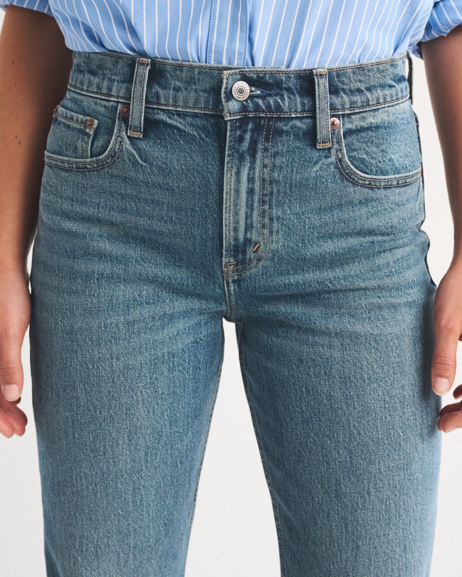 Abercrombie High Rise 90s Straight Jean