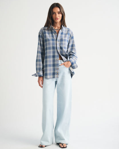 Abercrombie High Rise Wide Leg Fish Embroidered Jean