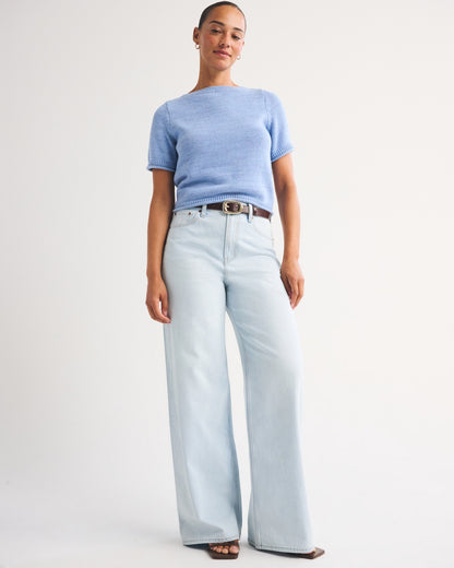 Abercrombie Curve Love High Rise Wide Leg Fish Embroidered Jean
